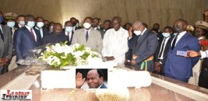 Pourquoi le ministre KKB a posé une gerbe de fleur sur la tombe de Houphouët-Boigny ledebativoirien.net