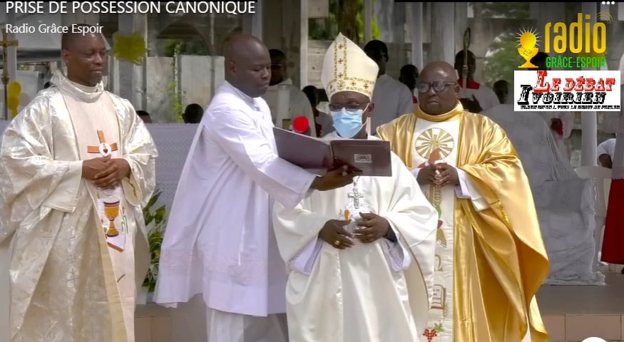 défi de l’unité à la Cathédrale St André Yopougon: avec les Curés Donatien Nguessali et Boniface Séké ledebativoirien.net