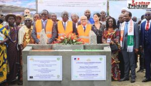 Côte d’Ivoirien- Attécoubé PJ.GOUV 2023-2025: le Président du Sénat, Jeannot KOUADIO AHOUSSOU pose les premières pierres de l'Agora et de la piscine  ledebativoirien.net