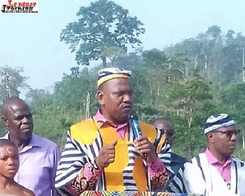 Dély Mmadou aux femmes de Biankouma ledebtaivoirien.net