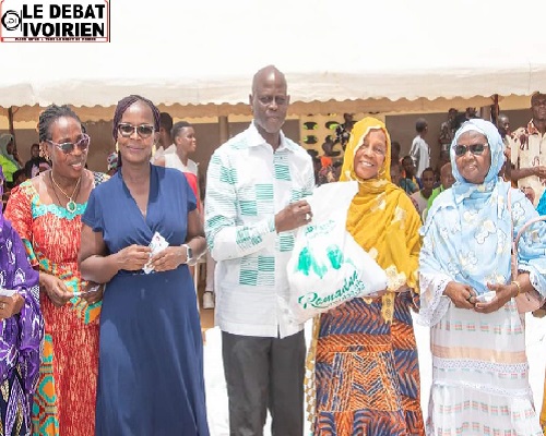 Grosse solidarité du mois de Ramadan à Yopougon : Pr  Adama Diawara offre 1000 kits alimentaires et un soutien financier aux communautés chrétiennes et musulmanes ledebativoirien.net
