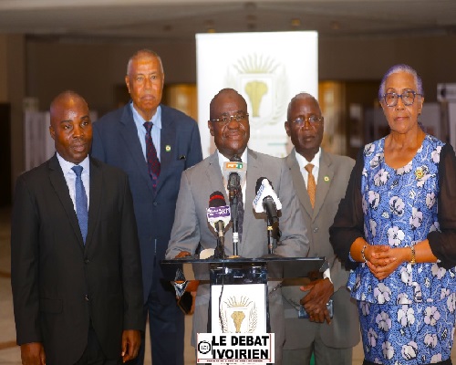 Yamoussoukro-Ibrahim Kahlil KONATÉ fait adopter le projet de loi relatif aux communications électroniques ledebativoirien.net