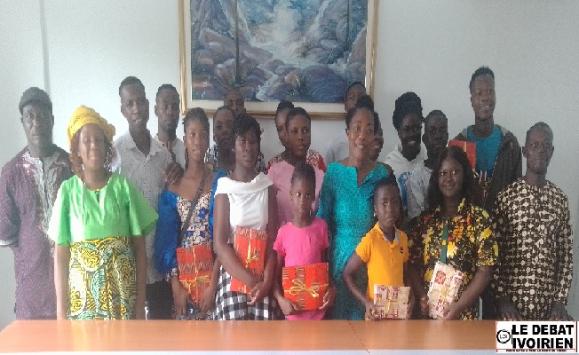 Après le succès aux examens-des élèves déguerpis à Abidjan récompensés par  Children’s Environment Foundation LEDEBATIVOIRIEN.NET