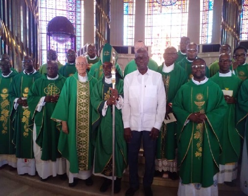 30 ans de sacerdoce : la messe d'action de grâce de l'évêque du diocèse de Yamoussoukro Joseph Aka ledebativoirien.net