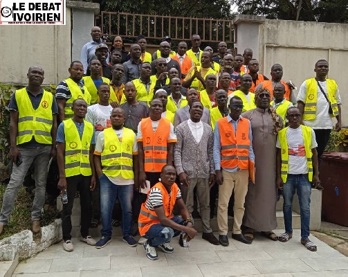 Transport urbain Abidjan : les taxis compteurs ne décolèrent pas et cris leurs ras le bol LEDEBATIVOIRIEN.NET
